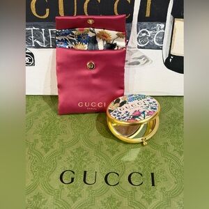 🔥 NIP GUCCI Compact Mirror Floral Satin Pouch